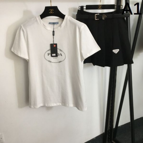 2024SS top and bottom set PRADA Recommended brands that are not in stock 2024SS top and bottom set PRADA Recommended brands that are not in stock
