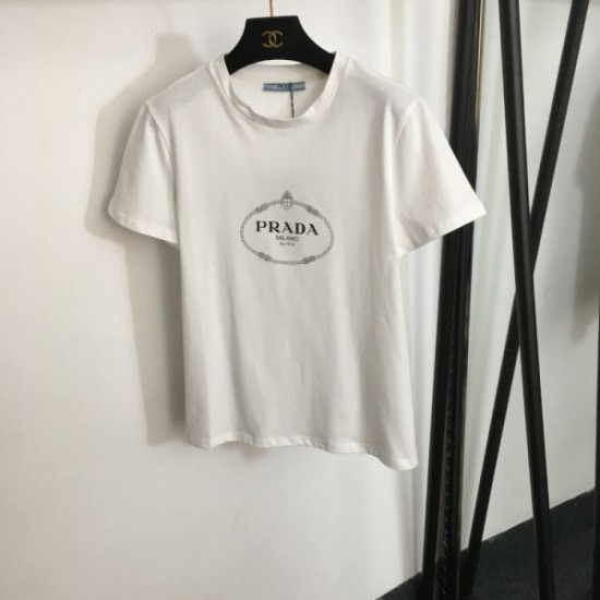 2024SS top and bottom set PRADA Recommended brands that are not in stock 2024SS top and bottom set PRADA Recommended brands that are not in stock