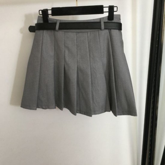2024SS top and bottom set PRADA Recommended brands that are not in stock 2024SS top and bottom set PRADA Recommended brands that are not in stock