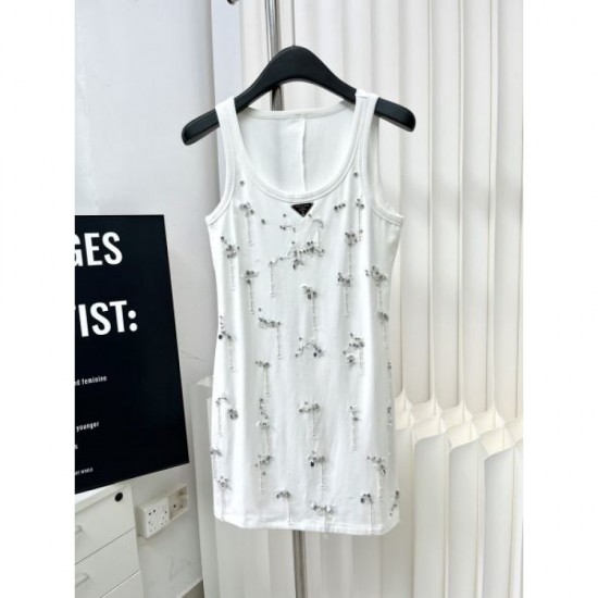 2024SS One Piece PRADA Hard-to-obtain item sold out in Japan 2024SS One Piece PRADA Hard-to-obtain item sold out in Japan