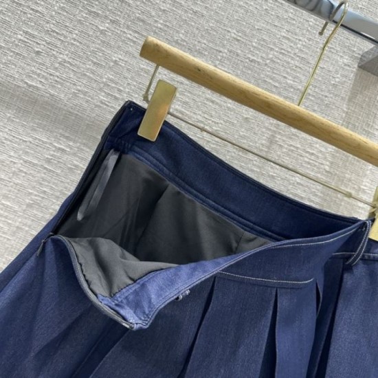 2024SS top and bottom set PRADA Great value for this season 2024SS top and bottom set PRADA Great value for this season