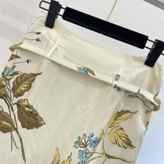 2024SS Skirt PRADA This season's trend item 2024SS Skirt PRADA This season's trend item