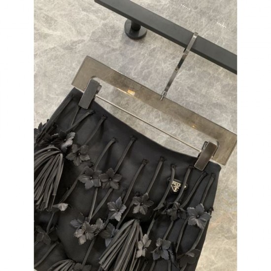 2024SS Skirt PRADA Spring/summer style with a high fashion feel 2024SS Skirt PRADA Spring/summer style with a high fashion feel