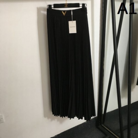 VALENTINO Pleated Skirt 2024FW Coming soon to Japan VALENTINO Pleated Skirt 2024FW Coming soon to Japan