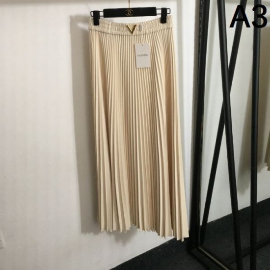 VALENTINO Pleated Skirt 2024FW Coming soon to Japan VALENTINO Pleated Skirt 2024FW Coming soon to Japan