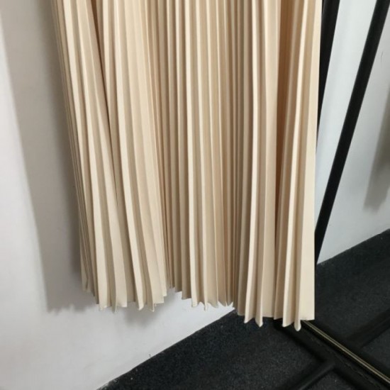 VALENTINO Pleated Skirt 2024FW Coming soon to Japan VALENTINO Pleated Skirt 2024FW Coming soon to Japan