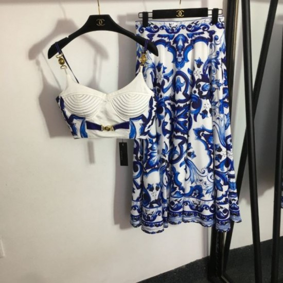 2024SS top and bottom set VERSACE Overwhelming luxury 2024SS top and bottom set VERSACE Overwhelming luxury