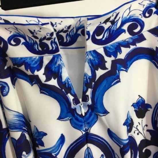 2024SS top and bottom set VERSACE Overwhelming luxury 2024SS top and bottom set VERSACE Overwhelming luxury