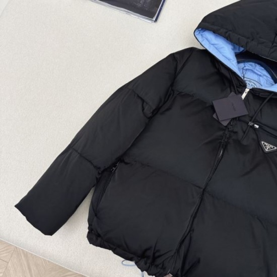 PRADA Prada men's down jacket 2024FW is gaining attention now. PRADA Prada men's down jacket 2024FW is gaining attention now.