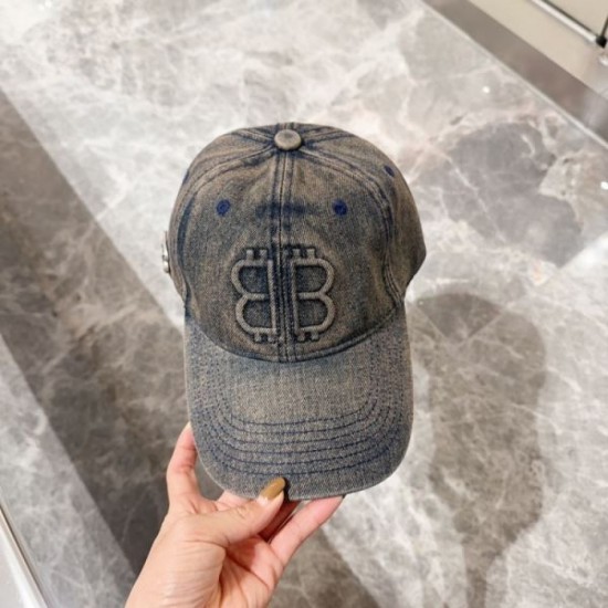 2024SS Hat BALENCIAGA Will draw attention to your feet 2024SS Hat BALENCIAGA Will draw attention to your feet