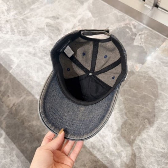 2024SS Hat BALENCIAGA Will draw attention to your feet 2024SS Hat BALENCIAGA Will draw attention to your feet
