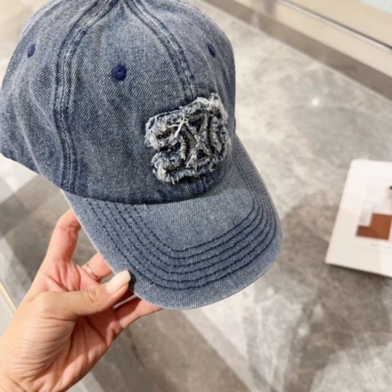 2024SS Hat CELINE Popular item in both magazines and the city 2024SS Hat CELINE Popular item in both magazines and the city