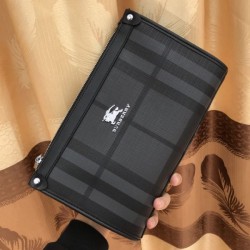 2024SS continues to be a popular item BURBERRY Burberry clutch bag