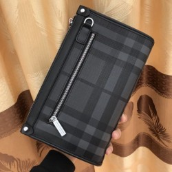 2024SS continues to be a popular item BURBERRY Burberry clutch bag
