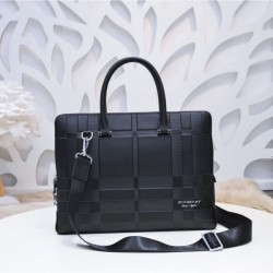 2024SS BURBERRY Burberry briefcase that is especially noteworthy