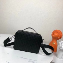 2024SS Outstanding Freshness BOTTEGA VENETA Bottega Veneta Shoulder Bag