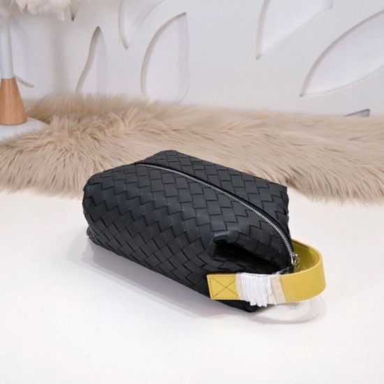 2024FW Clutch Bag BOTTEGA VENETA Bottega Veneta Holiday Limited 2024FW Clutch Bag BOTTEGA VENETA Bottega Veneta Holiday Limited