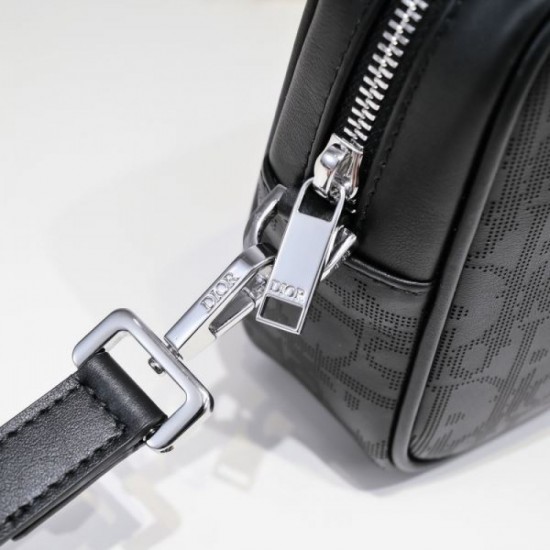 2024SS Now a standard item popular item DIOR Dior clutch bag 2024SS Now a standard item popular item DIOR Dior clutch bag