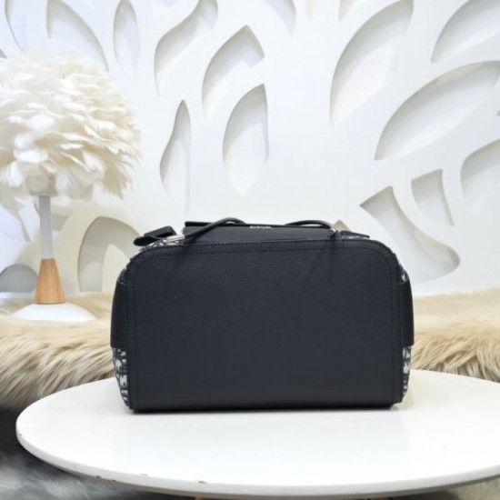 2024FW Backpack DIOR Dior Fans flock to the new fall item 2024FW Backpack DIOR Dior Fans flock to the new fall item