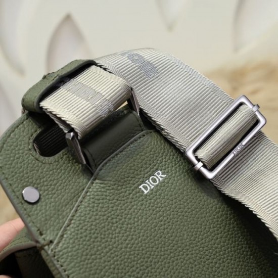 2024FW Chest Bag DIOR Great for changing seasons 2024FW Chest Bag DIOR Great for changing seasons
