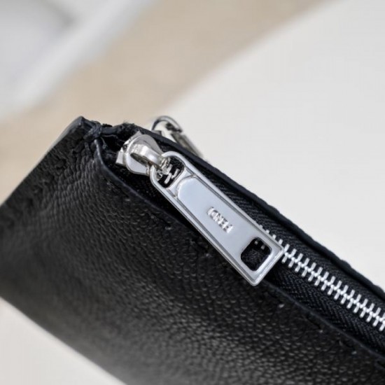 2024SS Recommended item for daily use FENDI clutch bag 2024SS Recommended item for daily use FENDI clutch bag