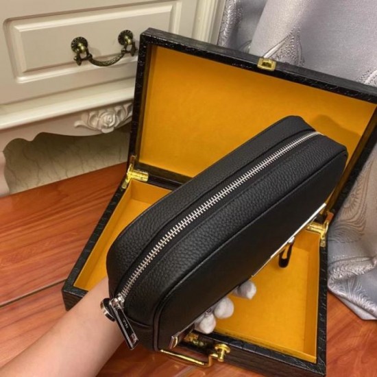 2024SS new products suddenly reduced in price! FENDI shoulder bag 2024SS new products suddenly reduced in price! FENDI shoulder bag