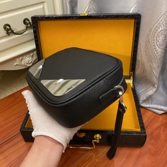 2024SS new products suddenly reduced in price! FENDI shoulder bag 2024SS new products suddenly reduced in price! FENDI shoulder bag