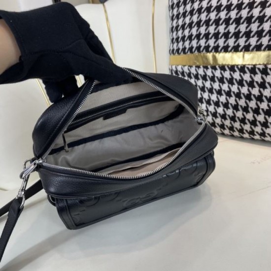2024FW Shoulder Bag GUCCI A must-see for those who missed out on buying this season! 2024FW Shoulder Bag GUCCI A must-see for those who missed out on buying this season!