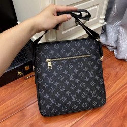 2024SS Colors are also trendy LOUIS VUITTON Shoulder bag