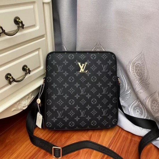 2024SS Colors are also trendy LOUIS VUITTON Shoulder bag 2024SS Colors are also trendy LOUIS VUITTON Shoulder bag