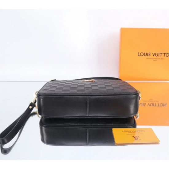 2024SS Sophisticated Design LOUIS VUITTON Shoulder Bag 2024SS Sophisticated Design LOUIS VUITTON Shoulder Bag
