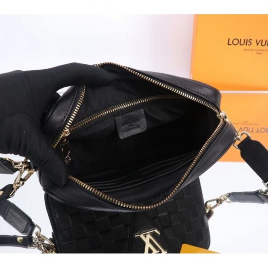 2024SS Sophisticated Design LOUIS VUITTON Shoulder Bag 2024SS Sophisticated Design LOUIS VUITTON Shoulder Bag