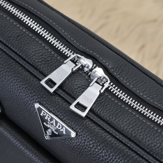 2024FW Briefcase PRADA Prada Rare! Limited to stores that carry it 2024FW Briefcase PRADA Prada Rare! Limited to stores that carry it