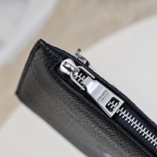 2024FW Clutch Bag PRADA This is the one for this fall 2024FW Clutch Bag PRADA This is the one for this fall