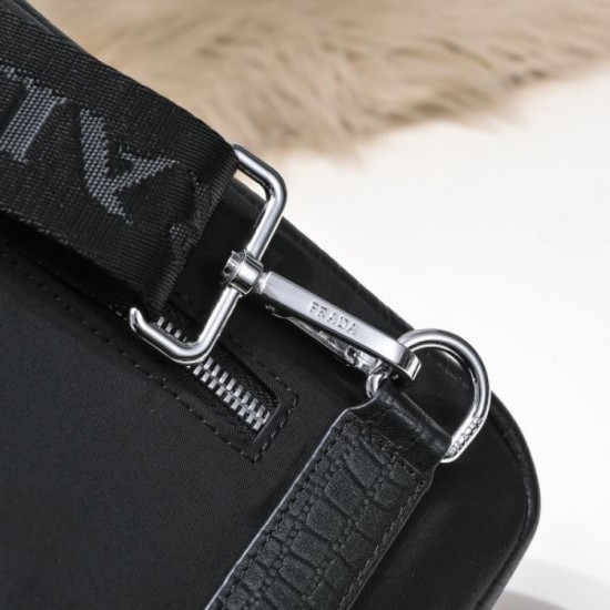 2024FW Chest Bag PRADA Prada goes well and is definitely recommended 2024FW Chest Bag PRADA Prada goes well and is definitely recommended