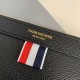 2024SS Comfortable THOM BROWNE clutch bag 2024SS Comfortable THOM BROWNE clutch bag