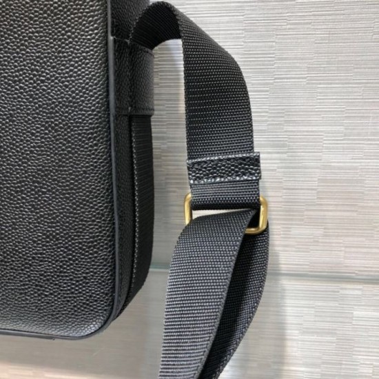 2024SS I want it now THOM BROWNE shoulder bag 2024SS I want it now THOM BROWNE shoulder bag
