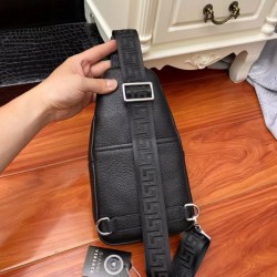 2024SS release in extreme condition! VERSACE Versace chest bag
