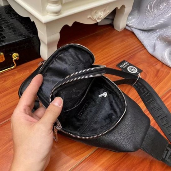 2024SS release in extreme condition! VERSACE Versace chest bag 2024SS release in extreme condition! VERSACE Versace chest bag