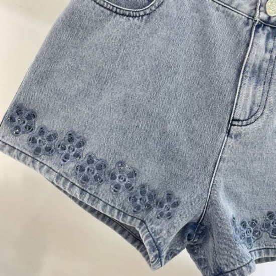 2024SS Denim Pants CHANEL Chanel Rare! Limited to stores that carry it 2024SS Denim Pants CHANEL Chanel Rare! Limited to stores that carry it
