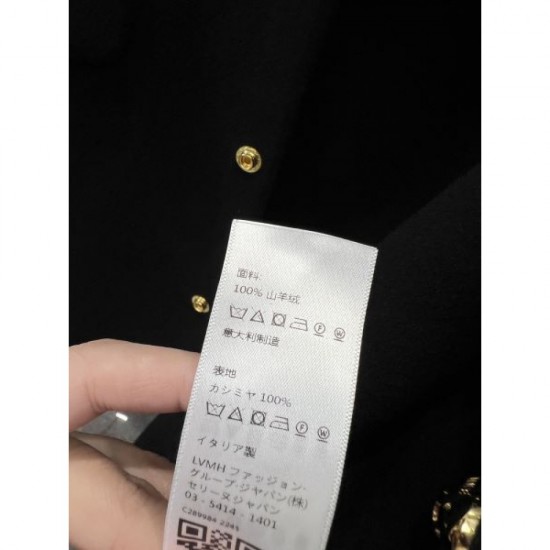 CELINE Celine coat 2024FW New winter item that is sure to be a hit this season CELINE Celine coat 2024FW New winter item that is sure to be a hit this season