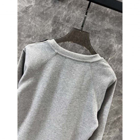 CELINE Pullover 2024FW Eye-catching style this winter CELINE Pullover 2024FW Eye-catching style this winter