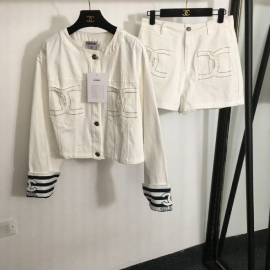 CHANEL Top and bottom set 2024FW Ends as soon as sold out First come, first served CHANEL Top and bottom set 2024FW Ends as soon as sold out First come, first served