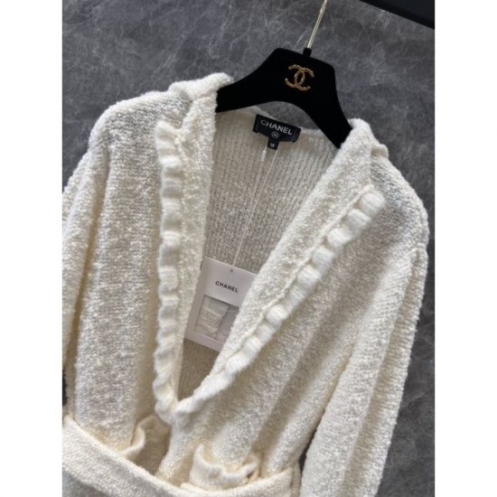 CHANEL Chanel Sweater 2024FW Celebrities are also crazy about the brand new item CHANEL Chanel Sweater 2024FW Celebrities are also crazy about the brand new item