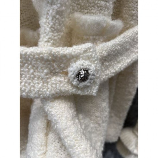 CHANEL Chanel Sweater 2024FW Celebrities are also crazy about the brand new item CHANEL Chanel Sweater 2024FW Celebrities are also crazy about the brand new item