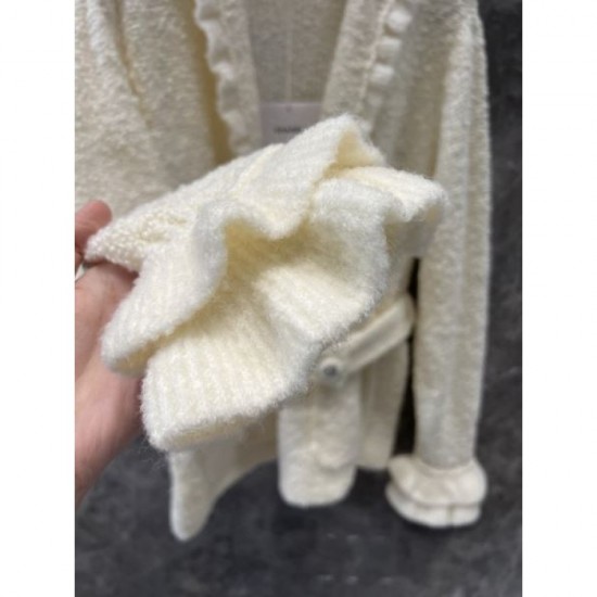 CHANEL Chanel Sweater 2024FW Celebrities are also crazy about the brand new item CHANEL Chanel Sweater 2024FW Celebrities are also crazy about the brand new item