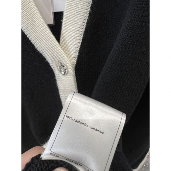 CHANEL Knit Cardigan 2024FW Enjoy the latest winter style CHANEL Knit Cardigan 2024FW Enjoy the latest winter style
