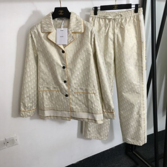 DIOR Top and bottom set 2024FW This season has a fashionable feel DIOR Top and bottom set 2024FW This season has a fashionable feel
