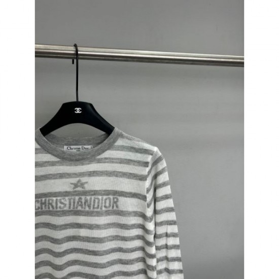 DIOR Stockinette jacket 2024FW Popular item in magazines and on the street DIOR Stockinette jacket 2024FW Popular item in magazines and on the street