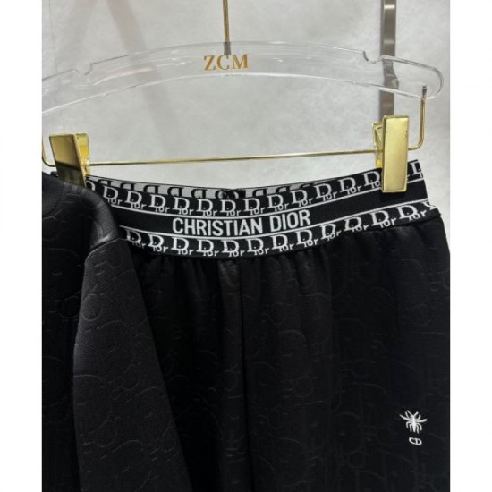 DIOR Top and bottom set 2024FW Limited item that continues to be popular DIOR Top and bottom set 2024FW Limited item that continues to be popular